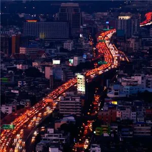 A heavy traffic highway in Bangkok at night