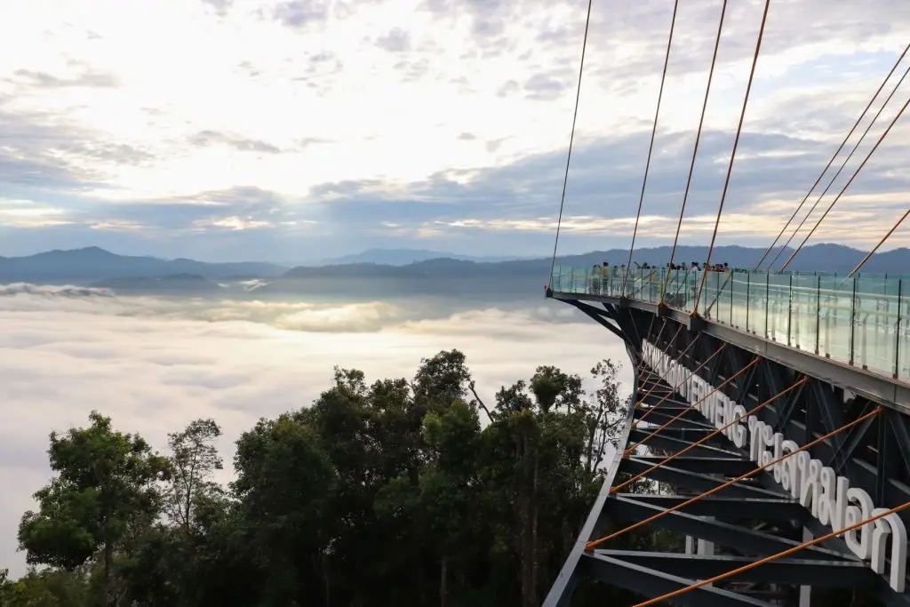 Ai Yerweng Skywalk in Betong is a 61-meter path that sits on a 100-meter peak, allowing visitors to enjoy the sea of mist above Ai Yerweng Lake.
