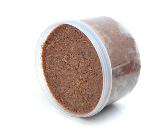 A container of shrimp paste made from krill.