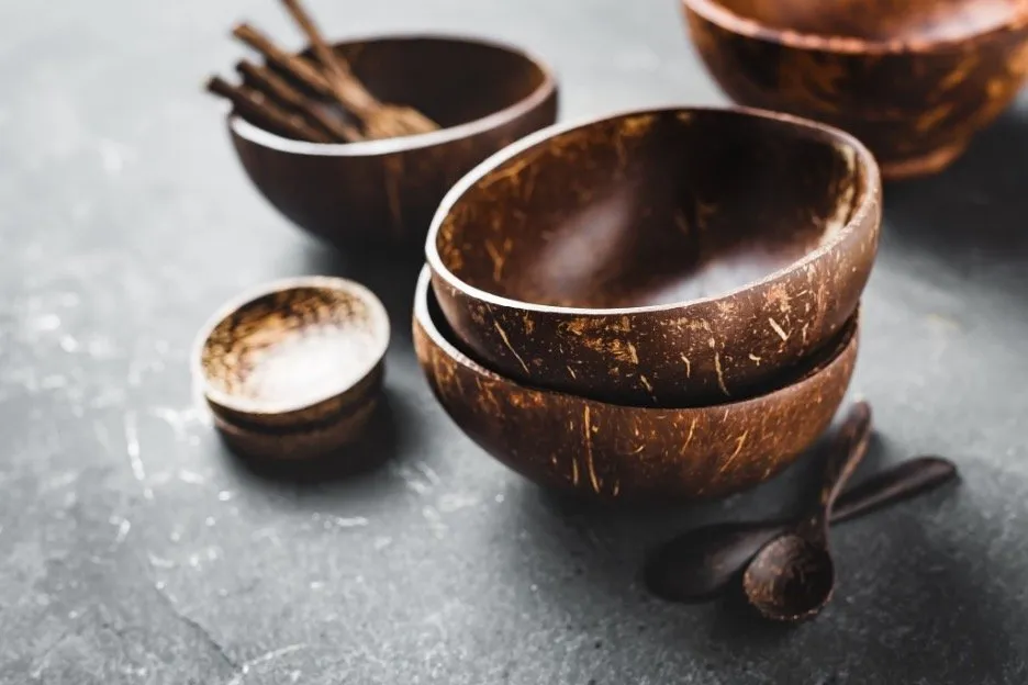 Coconut dessert bows and tea spoons.