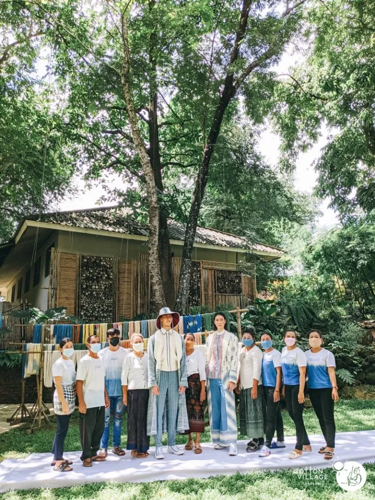Models wearing Thai textiles for TENUN Fashion Week at Tohsang Cotton Village.
