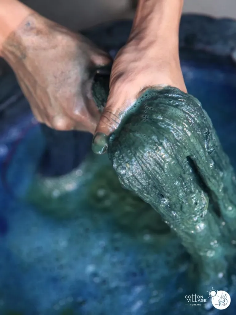 Cooled indigo dye made of indigo flowers.