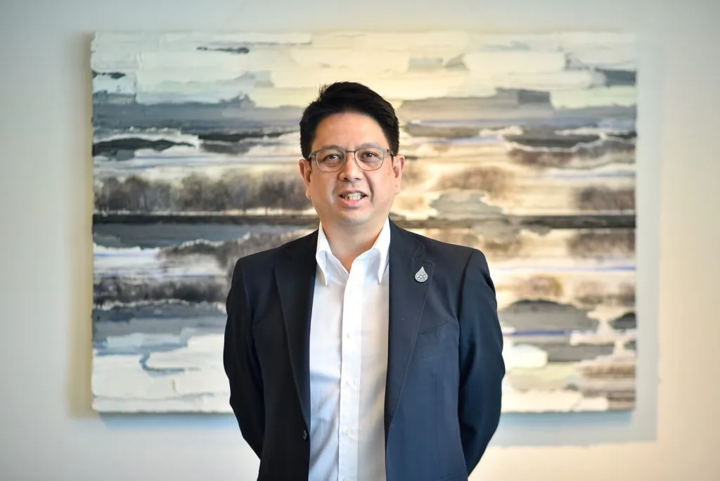 Cherdchai Chaivaivid, the Director General of Department of International Economics Affairs and the Senior