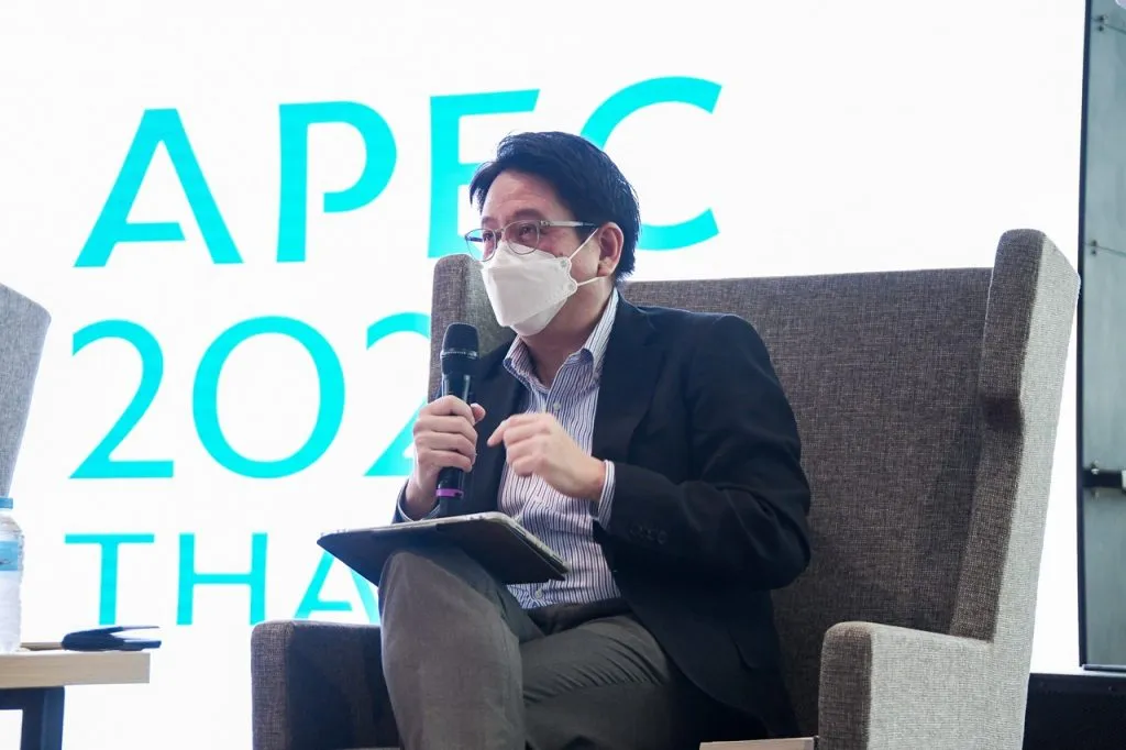 Cherdchai Chaivaivid at the third APEC media focus group at the EECi, Rayong province, Thailand
