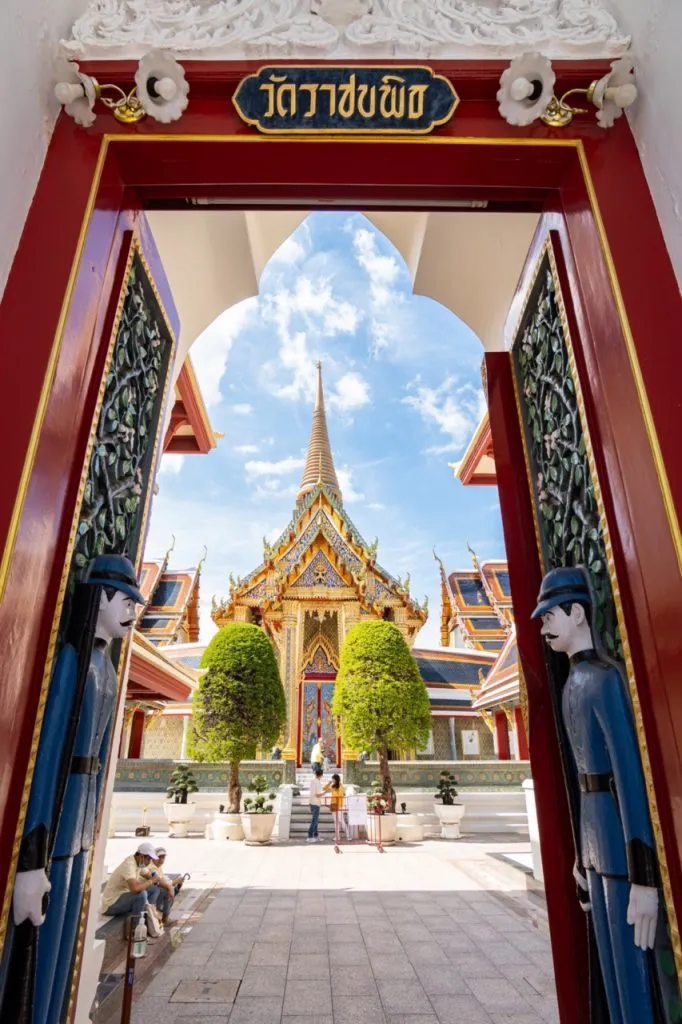 The gate of Wat Ratchabophit