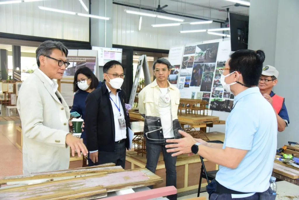 Explanation of the process involved in preserving wood planks from Mrigadayavan Palace