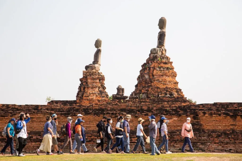 Field trip participants at Wat Chaiwatthanaram