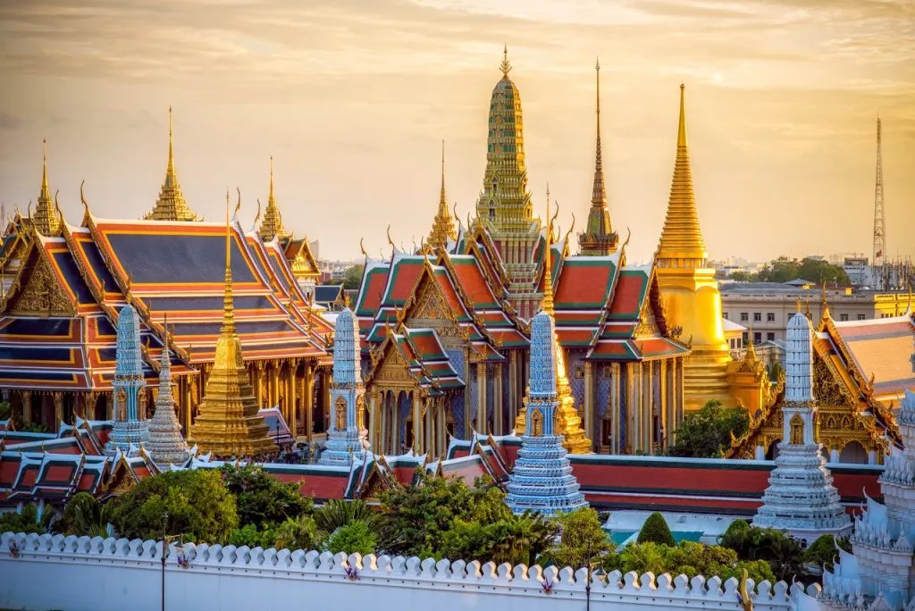 The Grand palace and Wat phra keaw at sunset.