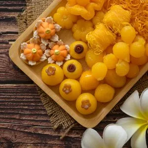 A variety of Thai desserts