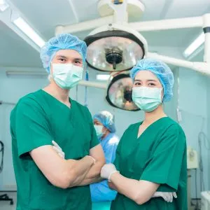 Two surgeons standing in the surgery room
