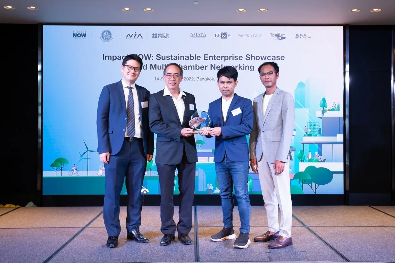 Find Folk receiving the Impact NOW award