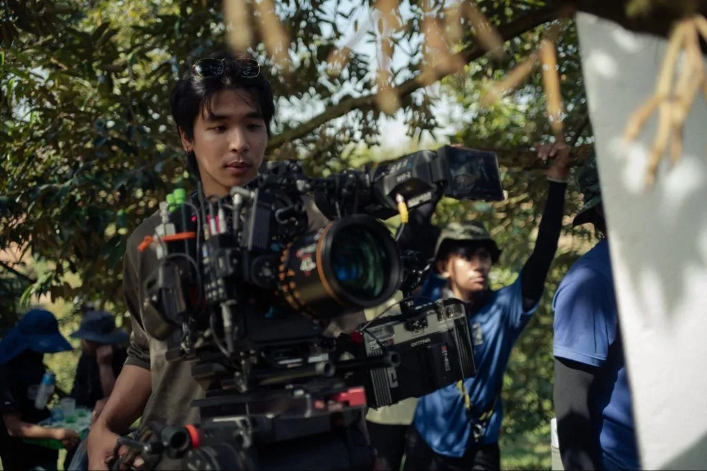 Tawanwad Wanavit on the set of The Paradise of Thorns