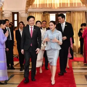 Singapore Prime Minister Lawrence Wong (left) and Prime Minister Paetongtarn Shinawatra (right)