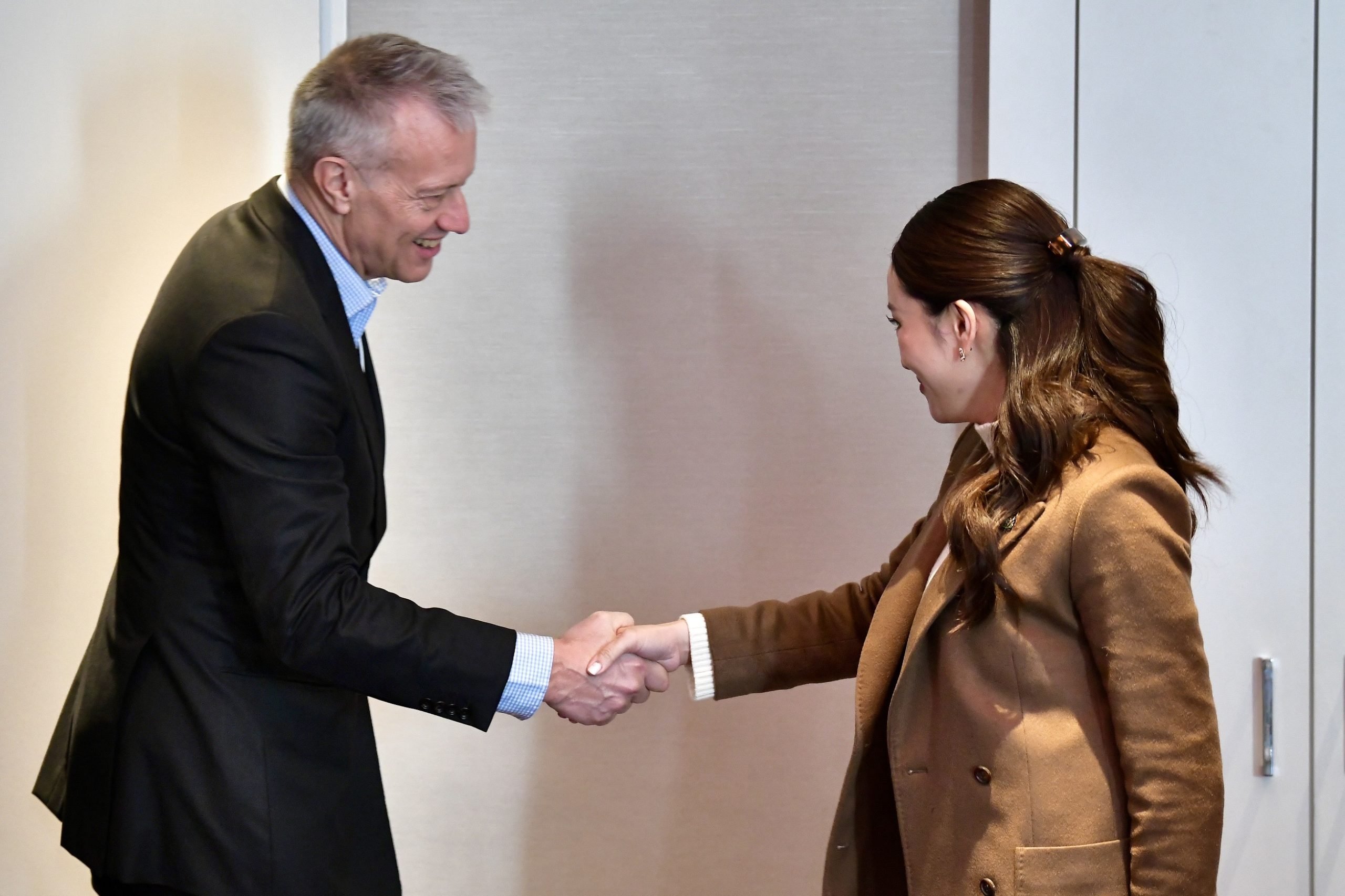 Prime Minister meets with Coca-Cola