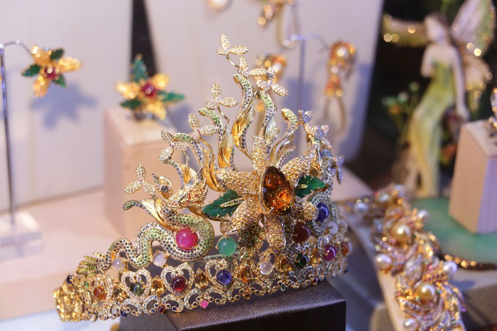A jewellery display at the previous Jewellery & Gem ASEAN Bangkok