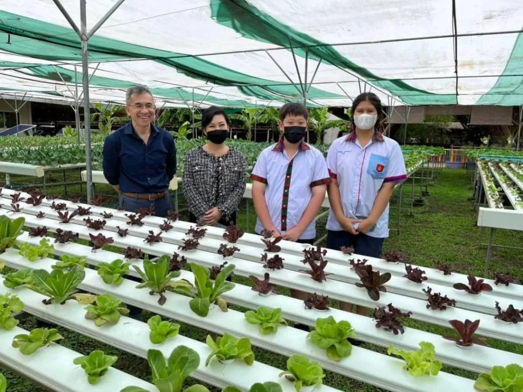 Sonny Luu, Country Director of US Peace Corps, Thailand Office, visiting Mechai Bamboo School.