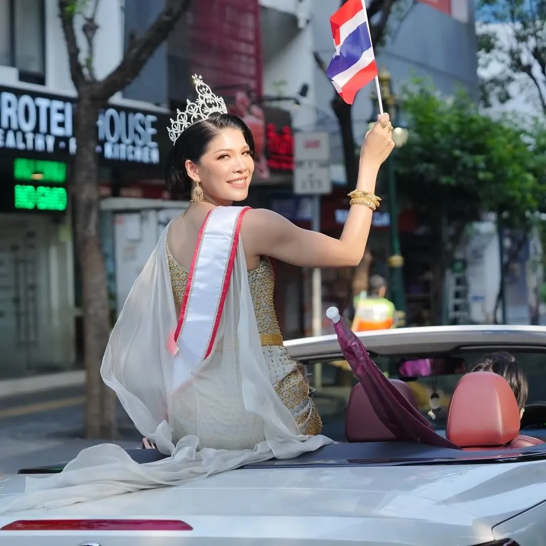 Mrs. World Chanita Seedaket Craythorne