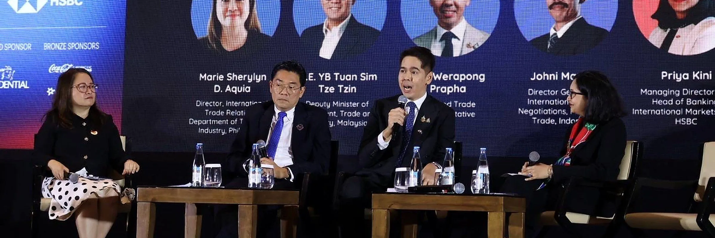 Werapong Prapha speaks during a policy dialogue on advancing ASEAN’s FTA agenda in Manila.